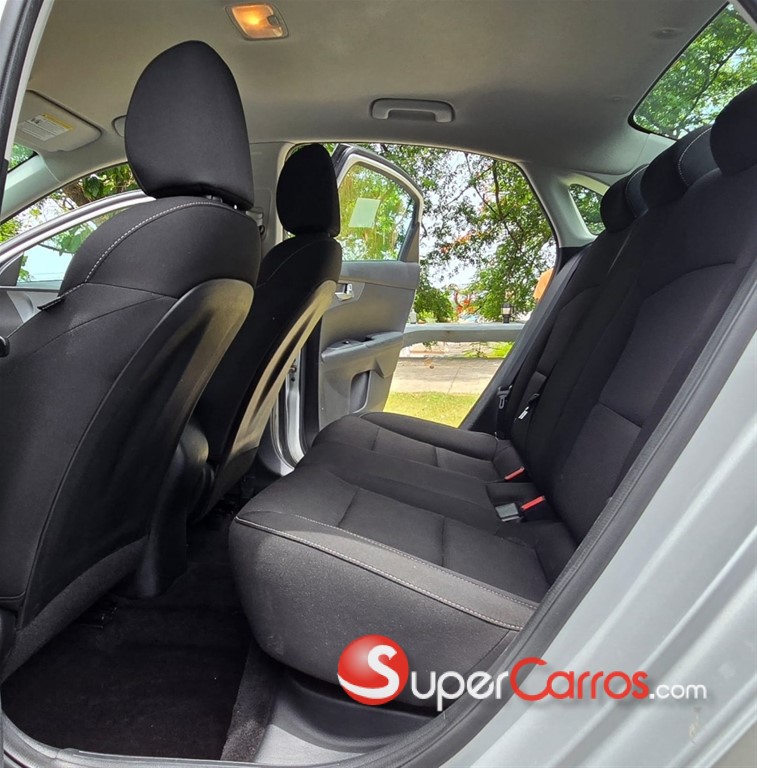 2021 Kia Forte LXS — foto 10 / 12