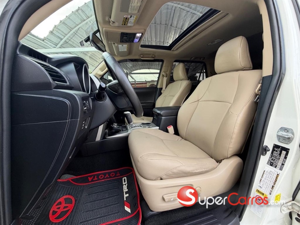 2011 Toyota 4 Runner Limited — foto 8 / 12