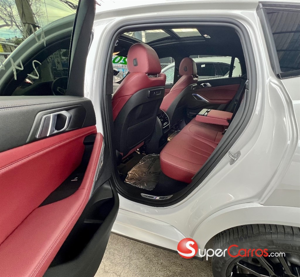 2020 BMW X 6 xDrive40i — foto 8 / 12