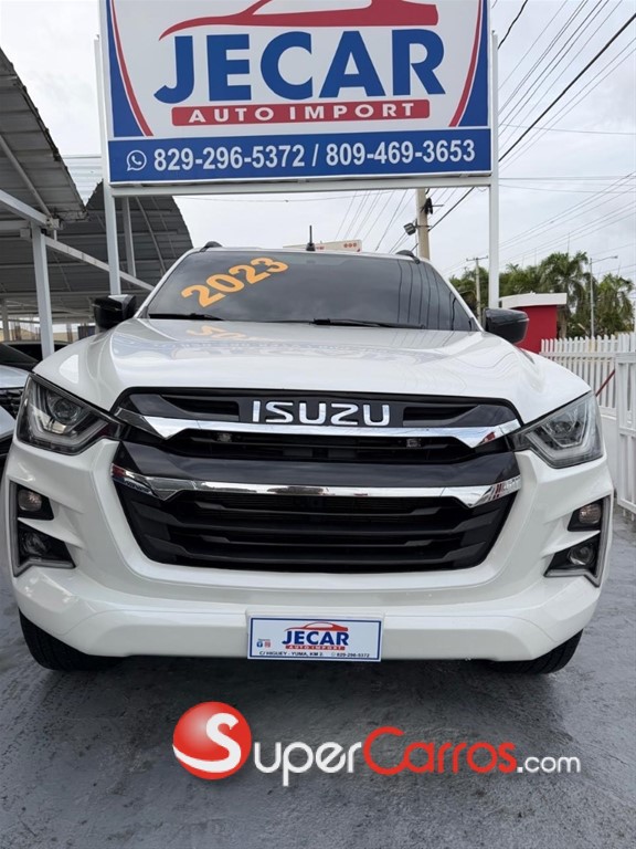 2023 Isuzu DMAX — foto 2 / 10