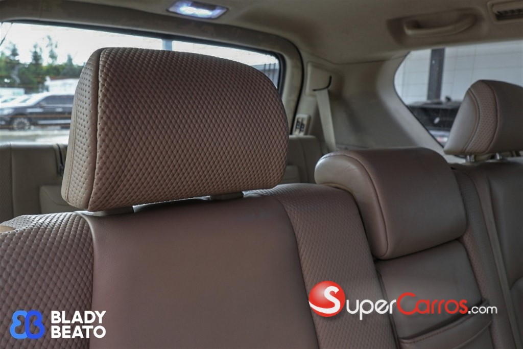 2011 Toyota Land Cruiser Prado VX — foto 8 / 12