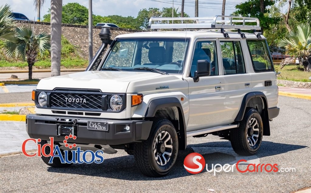 2027 Toyota Land Cruiser Serie 70 — foto 2 / 12