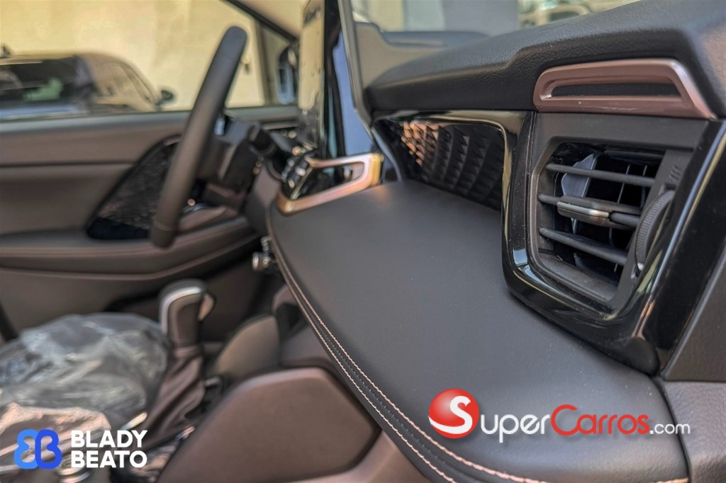 2027 Suzuki Vitara A-Cross GLX 4WD — foto 2 / 12