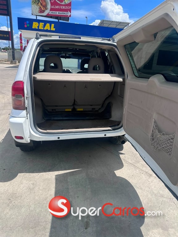 2003 Toyota RAV4 L — foto 4 / 6