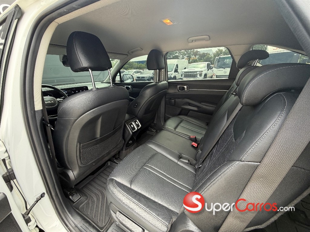 2025 Kia Sorento Luxury — foto 6 / 9