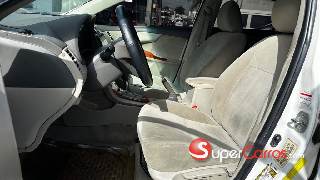 2010 Toyota Corolla — foto 7 / 8