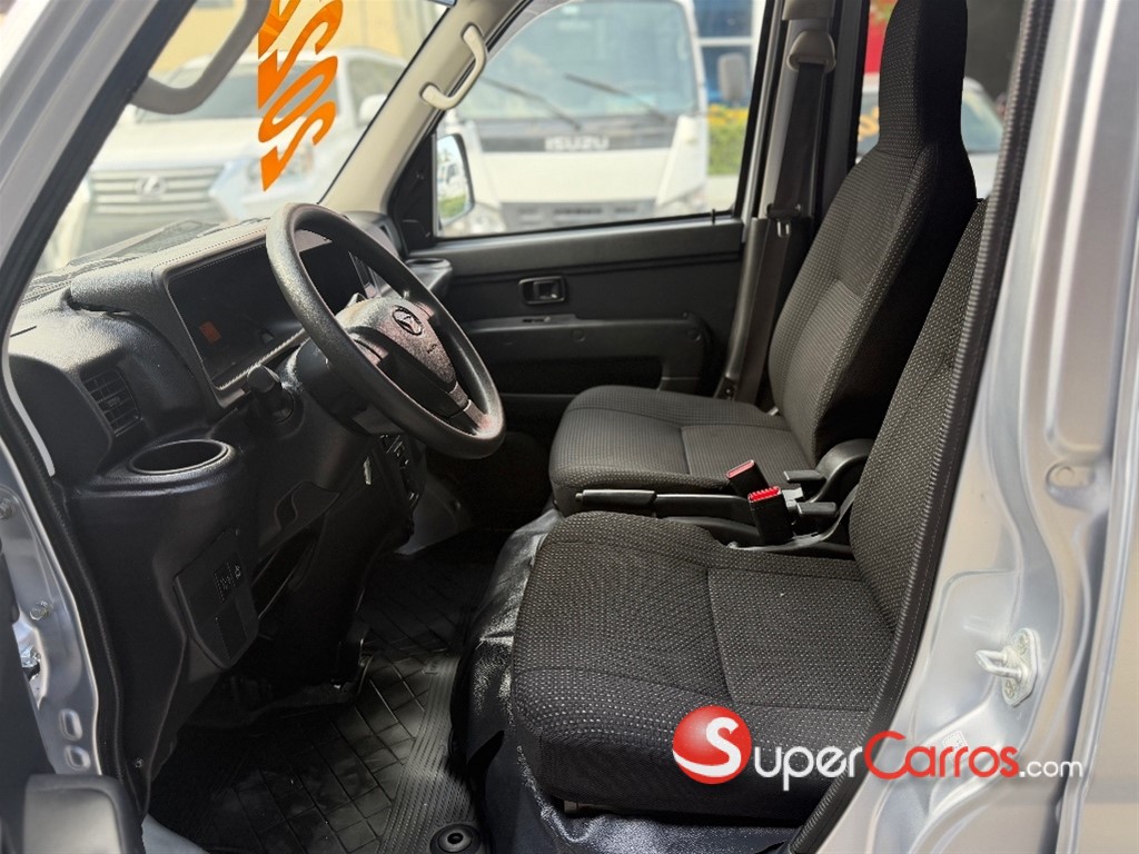 2022 Daihatsu Hijet Minivan — foto 6 / 8