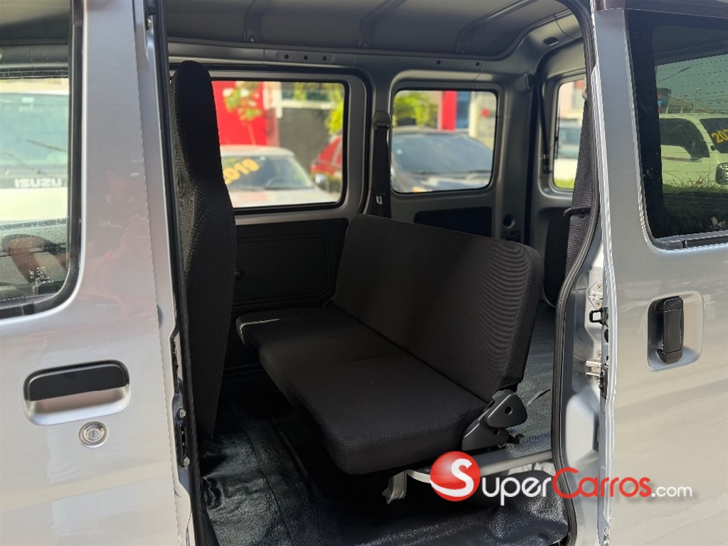 2022 Daihatsu Hijet Minivan — foto 7 / 8