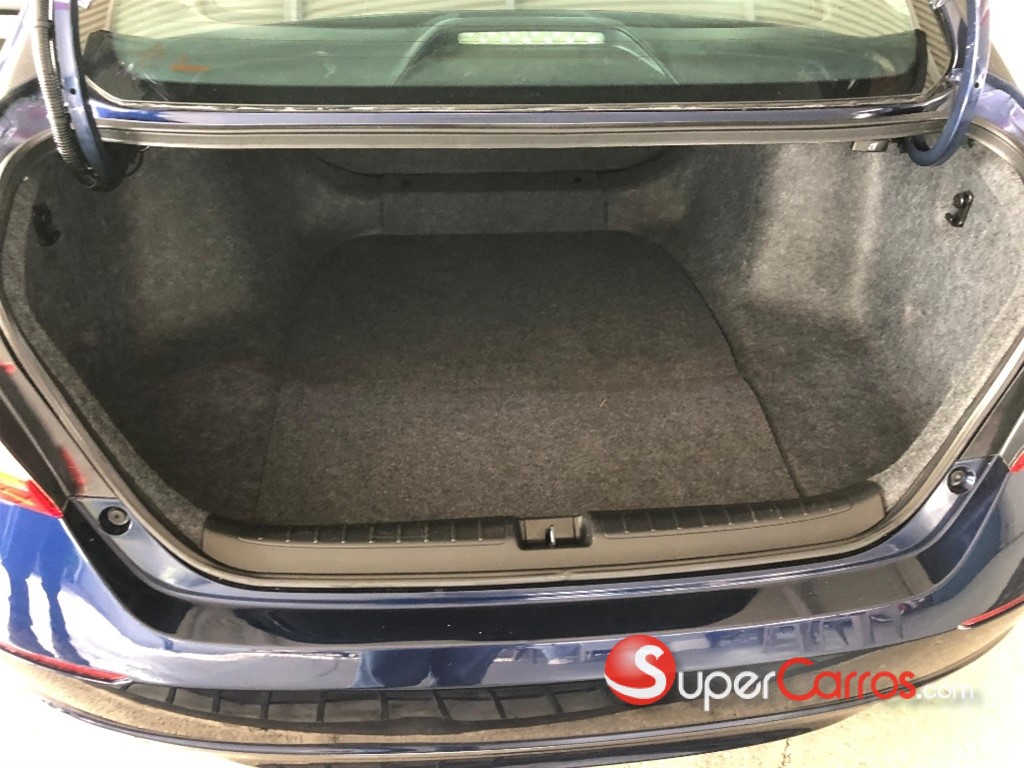 2020 Honda Accord LX — foto 9 / 10
