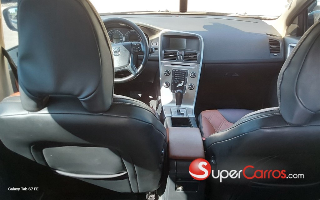 2011 Volvo XC60 — foto 7 / 8