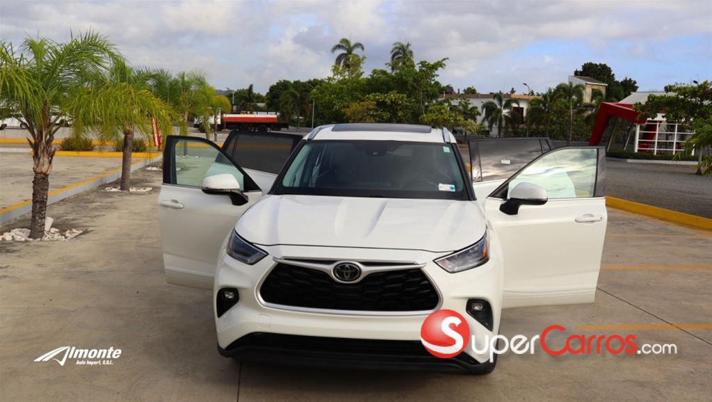2021 Toyota Highlander XLE — foto 2 / 12