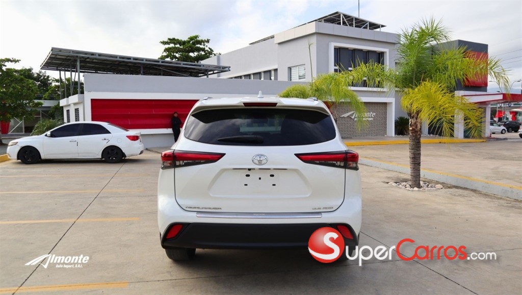2021 Toyota Highlander XLE — foto 3 / 12