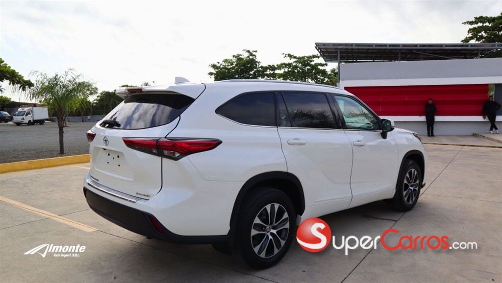 2021 Toyota Highlander XLE — foto 4 / 12