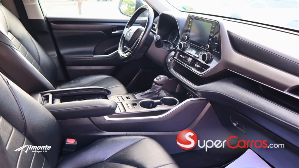 2021 Toyota Highlander XLE — foto 5 / 12