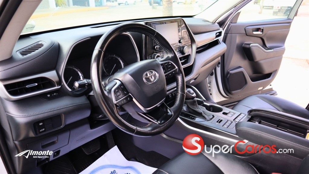 2021 Toyota Highlander XLE — foto 9 / 12