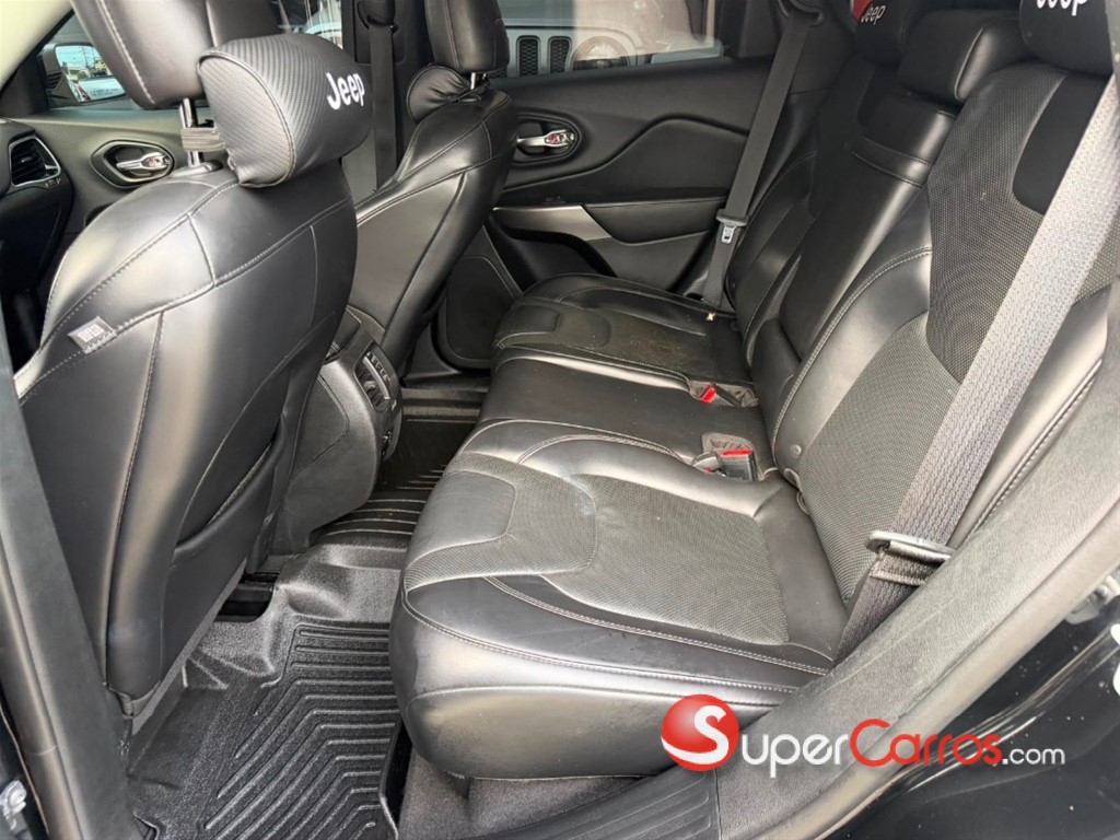 2019 Jeep Cherokee Limited — foto 8 / 12