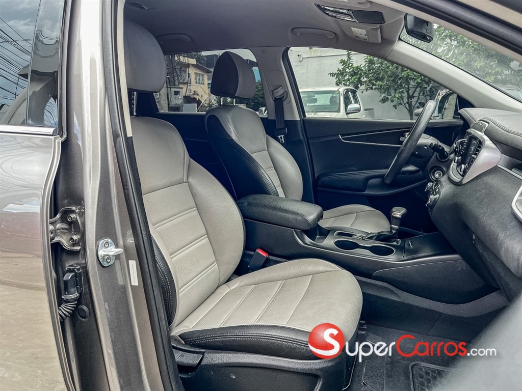 2019 Kia Sorento LX — foto 6 / 11