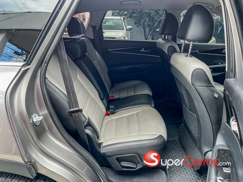 2019 Kia Sorento LX — foto 7 / 11