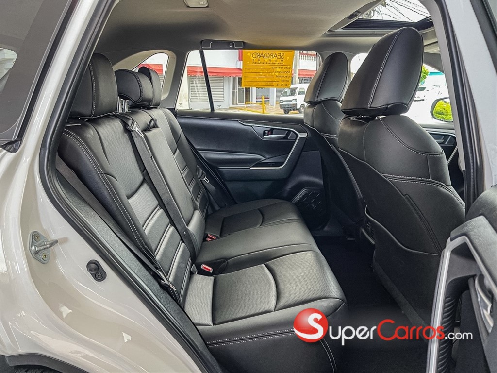 2024 Toyota RAV4 XLE PLUS — foto 8 / 12