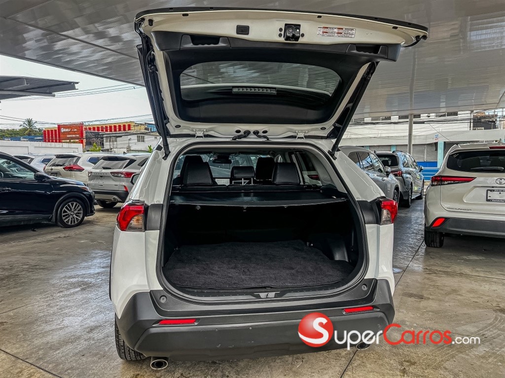 2024 Toyota RAV4 XLE PLUS — foto 10 / 12