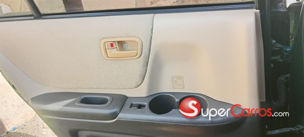 2003 Toyota Highlander — foto 4 / 6