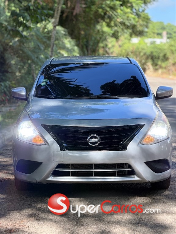 2015 Nissan Versa SV