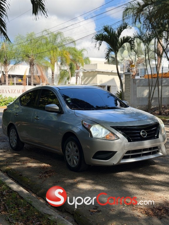 2015 Nissan Versa SV — foto 10 / 10