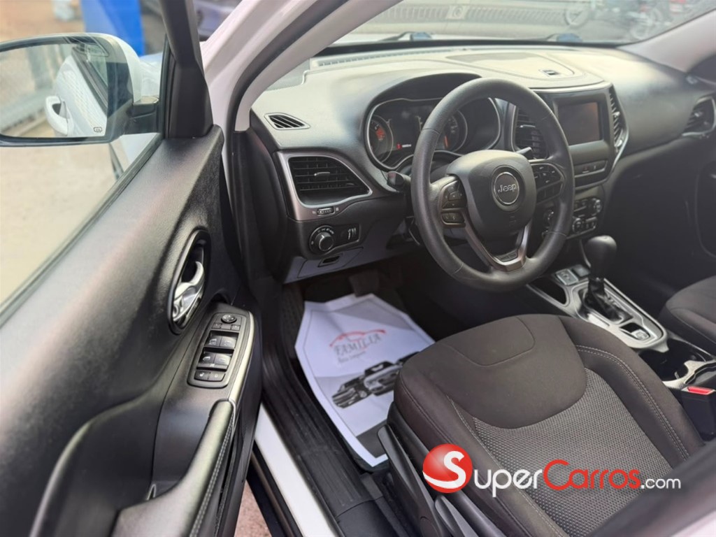 2021 Jeep Cherokee Latitude — foto 8 / 11