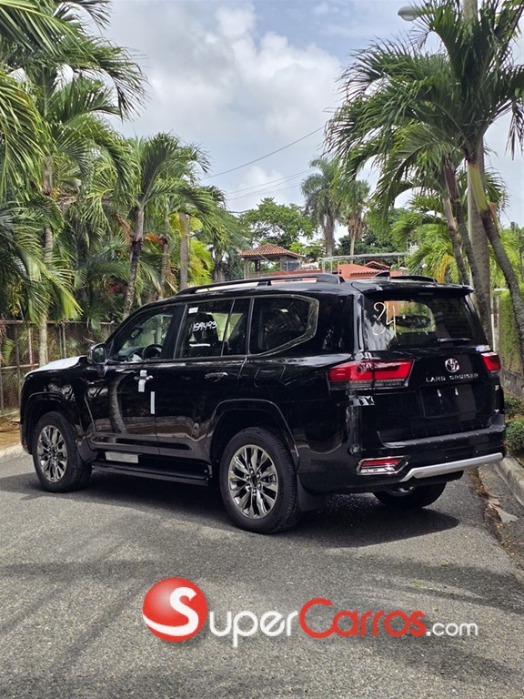 2027 Toyota Land Cruiser 300 ZX Hybrid — foto 3 / 8