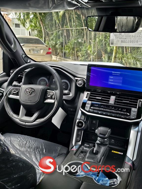 2027 Toyota Land Cruiser 300 ZX Hybrid — foto 7 / 8