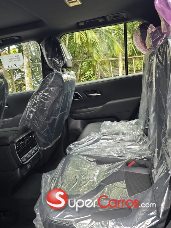 2027 Toyota Land Cruiser 300 ZX Hybrid — foto 8 / 8