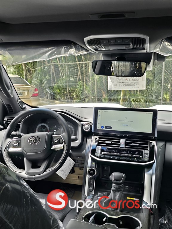 2027 Toyota Land Cruiser 300 ZX Hybrid — foto 7 / 8
