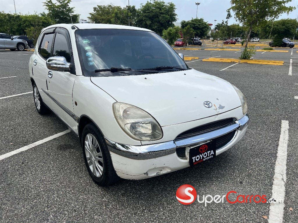 2001 Toyota Duet — foto 1 / 12