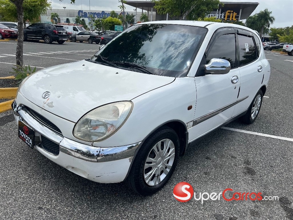 2001 Toyota Duet — foto 4 / 12