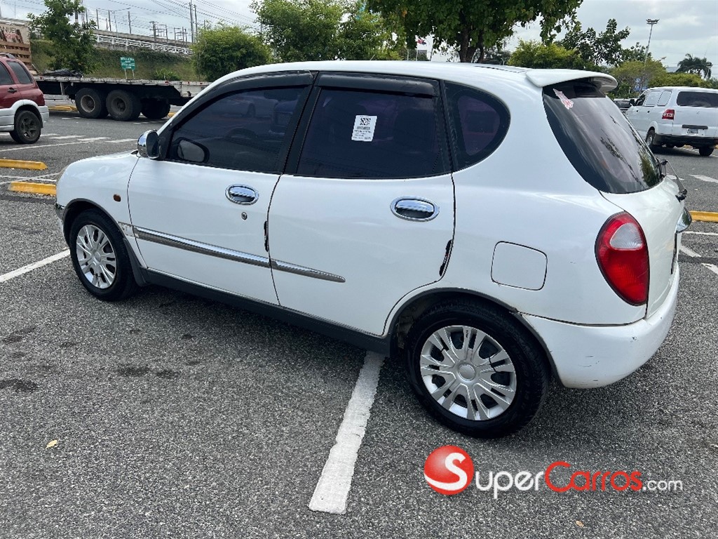 2001 Toyota Duet — foto 5 / 12