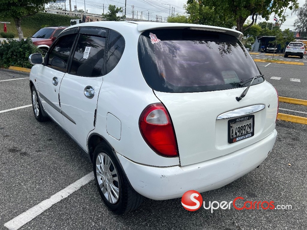 2001 Toyota Duet — foto 6 / 12