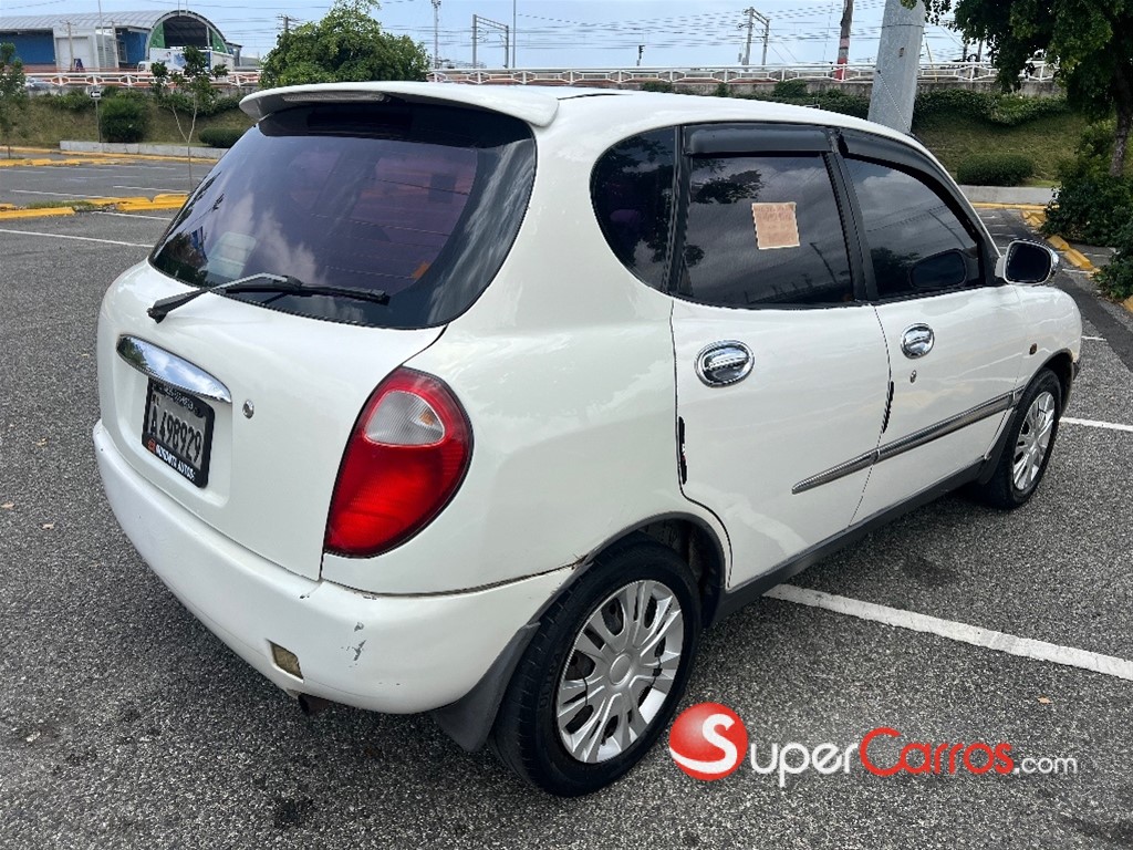 2001 Toyota Duet — foto 7 / 12