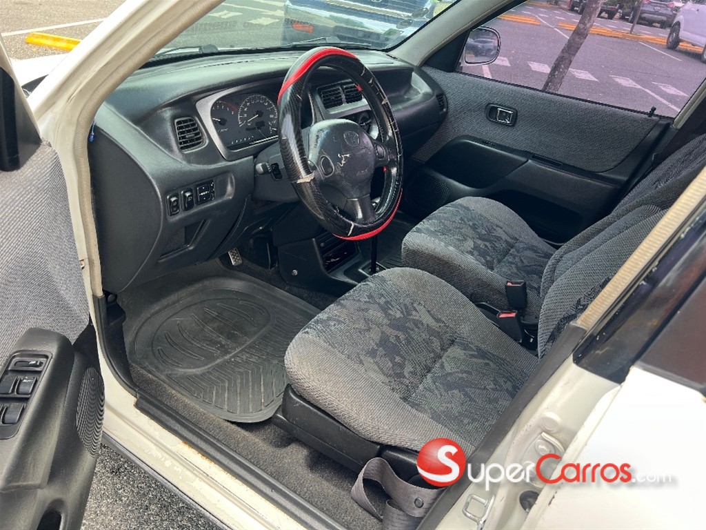 2001 Toyota Duet — foto 10 / 12