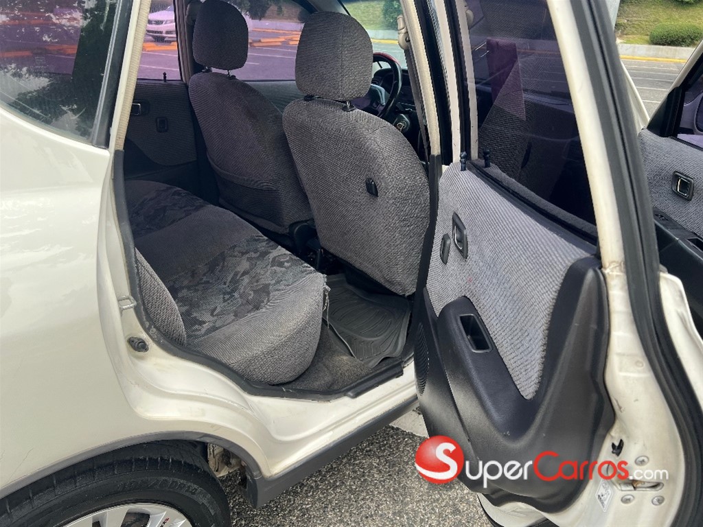 2001 Toyota Duet — foto 12 / 12