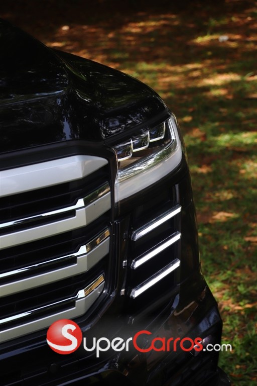 2025 Toyota Land Cruiser 70 ANIVERSARIO — foto 2 / 12