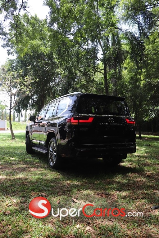 2025 Toyota Land Cruiser 70 ANIVERSARIO — foto 3 / 12