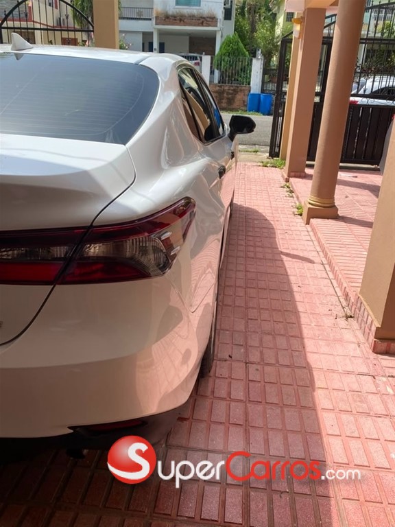 2022 Toyota Camry LE — foto 5 / 10