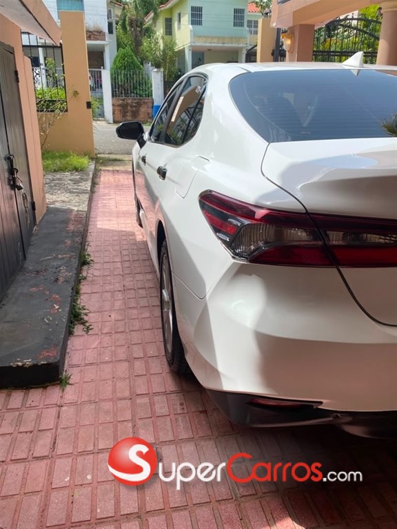2022 Toyota Camry LE — foto 6 / 10
