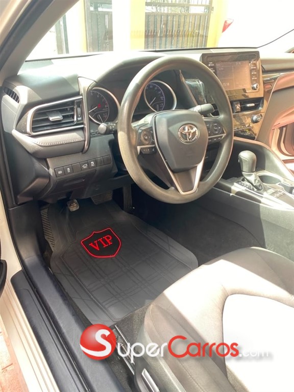 2022 Toyota Camry LE — foto 7 / 10