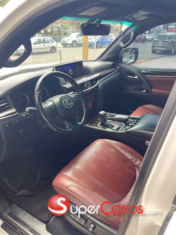 2017 Lexus LX 570 — foto 8 / 11