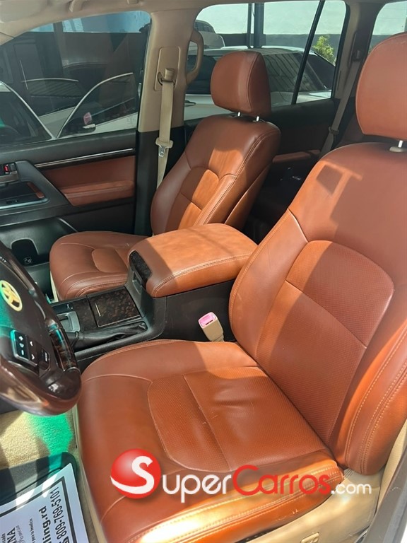 2011 Toyota Land Cruiser — foto 6 / 7