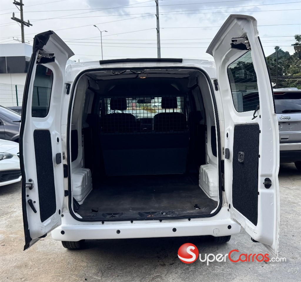 2021 Nissan NV 200 — foto 9 / 11