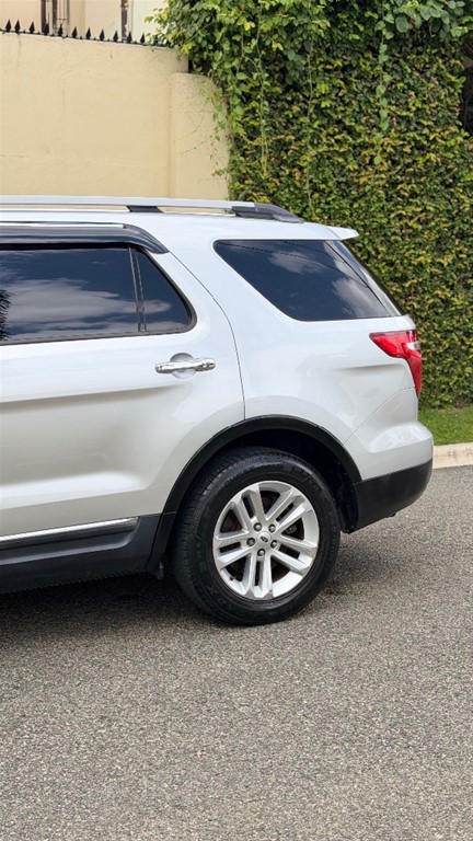 2012 Ford Explorer XLT — foto 3 / 12