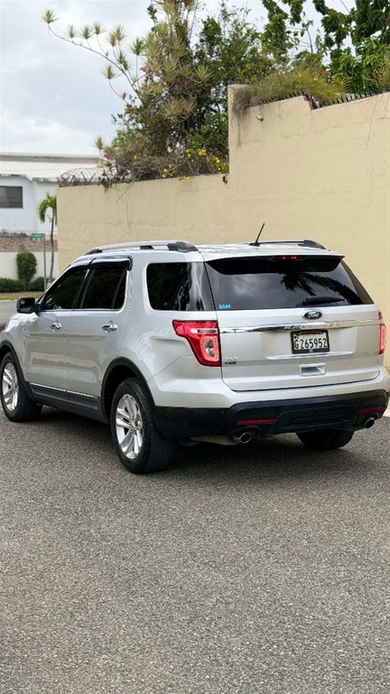 2012 Ford Explorer XLT — foto 4 / 12