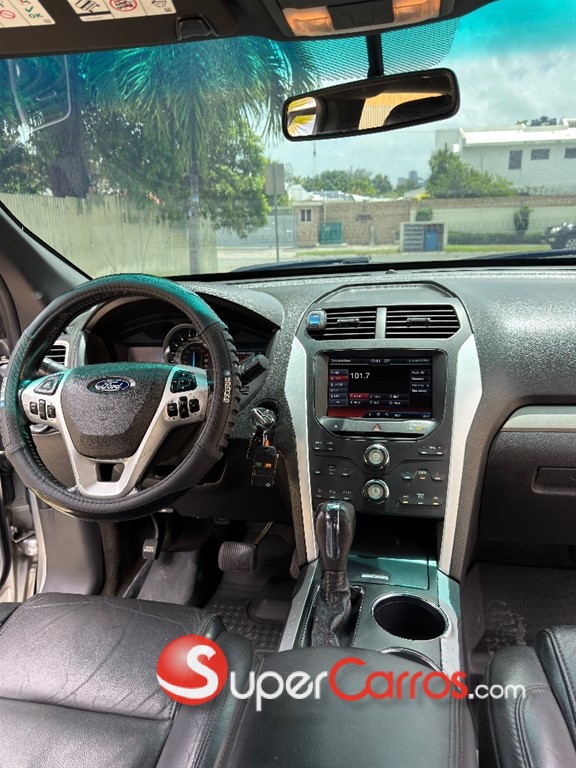 2012 Ford Explorer XLT — foto 7 / 12